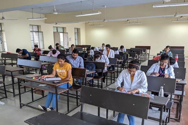 Sri Lal Bahadur Shastri Smarak Government Ayurvedic College and Hospital, Handia campus photo 3