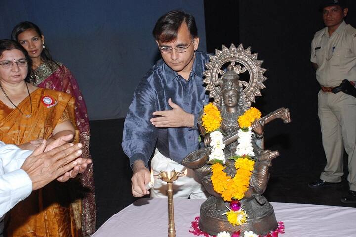 ZF Wadia Womens College and NK Jhota College of Commerce, Surat campus photo 4