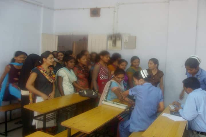 ZF Wadia Womens College and NK Jhota College of Commerce, Surat campus photo 5