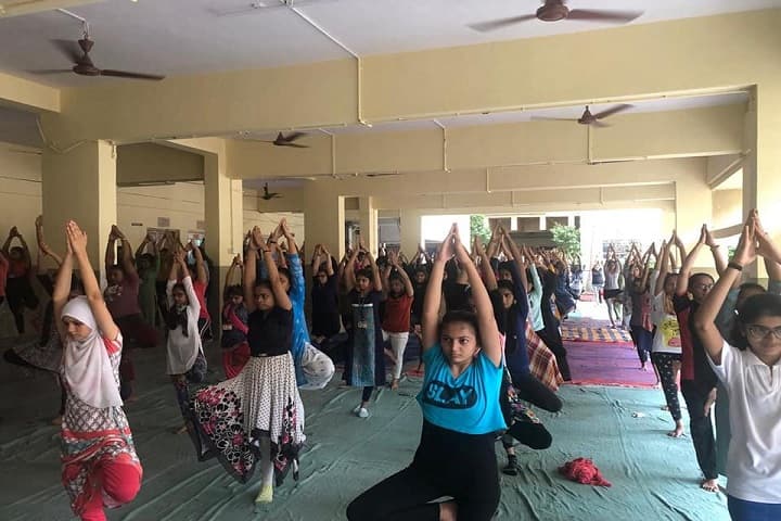 ZF Wadia Womens College and NK Jhota College of Commerce, Surat campus photo 6
