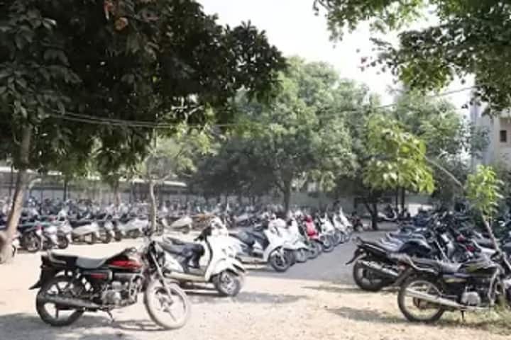 JZ Shah Arts and HP Desai Commerce College, Surat campus photo 4
