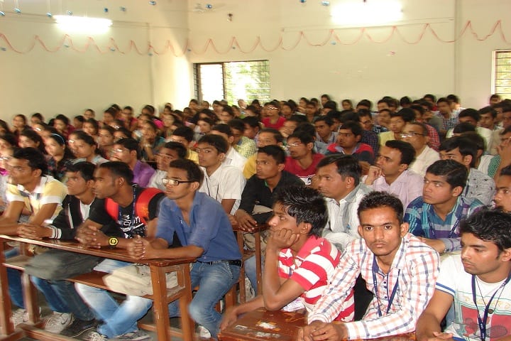 Sheth CD Barfiwala College of Commerce, Surat campus photo 2