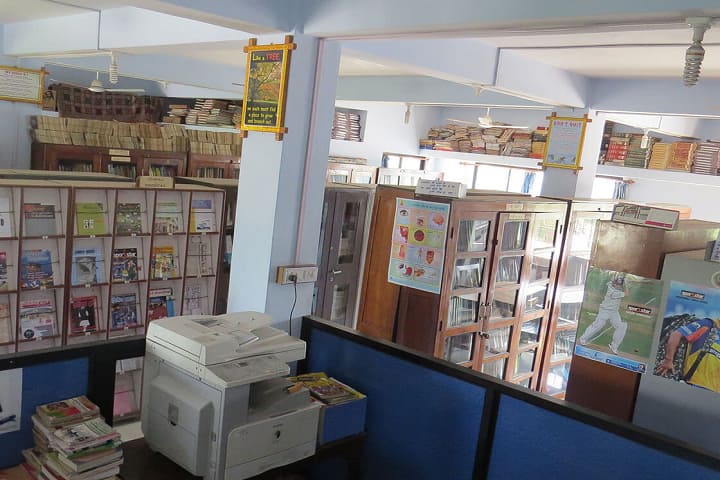 Navyug Science College, Surat campus photo 4