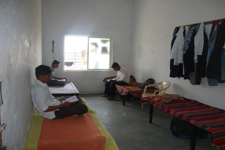 Kai Sau Sunitatai Eknathrao Dhakane Polytechnic College, Shevgaon campus photo 4
