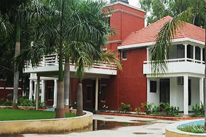 Faculty of Pharmacy, Maharaja Sayajirao University of Baroda, Vadodara campus photo 4
