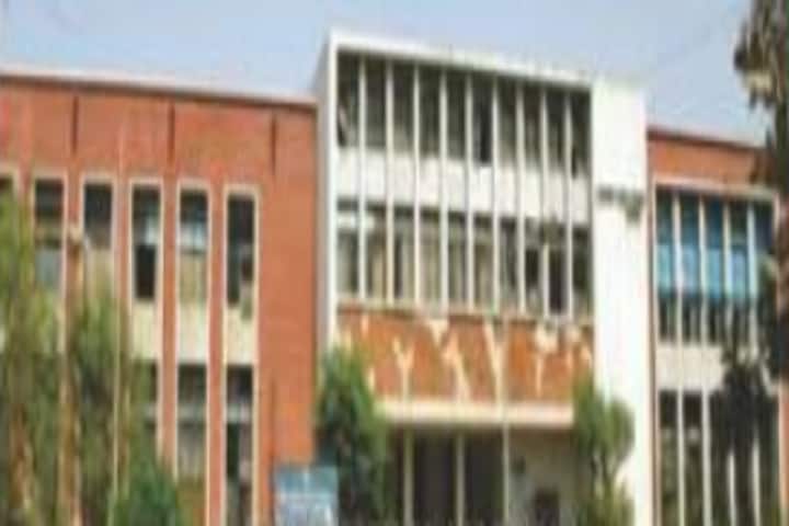 Faculty of Pharmacy, Maharaja Sayajirao University of Baroda, Vadodara campus photo 6