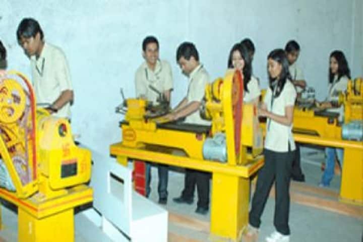 Nuva College of Engineering and Technology, Nagpur campus photo 2