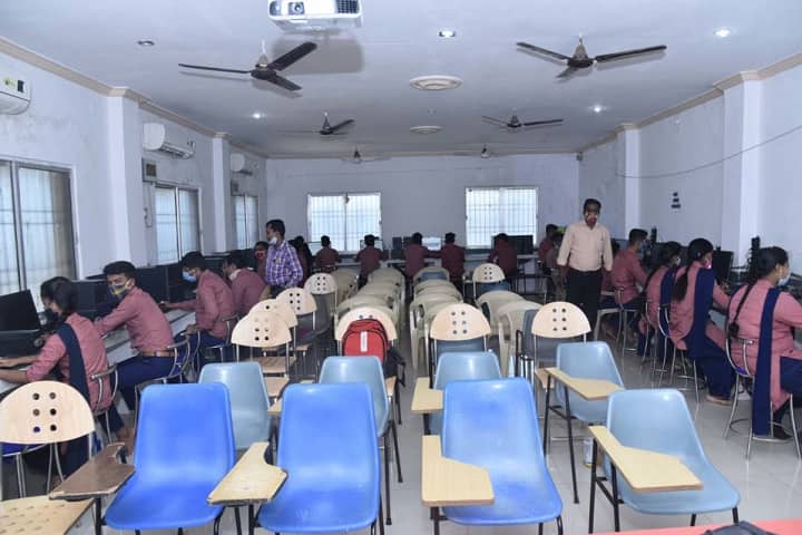 Science College, Hinjilicut campus photo 3