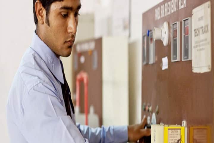 Smt Fulehra Smarak College of Polytechnic, Ballia campus photo 4