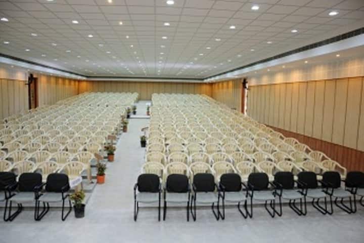 Vardhaman College of Engineering, Hyderabad campus photo 2