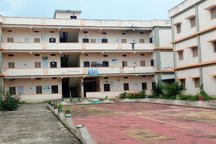 JNTUH University College of Engineering, Palair campus photo 2