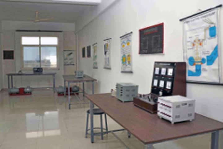 Priyatam Institute of Technology and Management, Indore campus photo 3