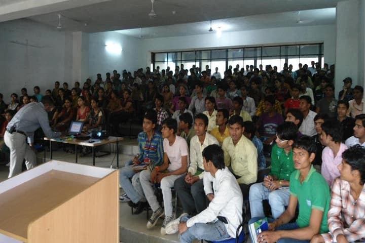 Sardar Patel Institute of Technology and Management, Mandleshwar campus photo 3
