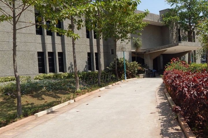 Devang Patel Institute of Advance Technology and Research, Petlad campus photo 2