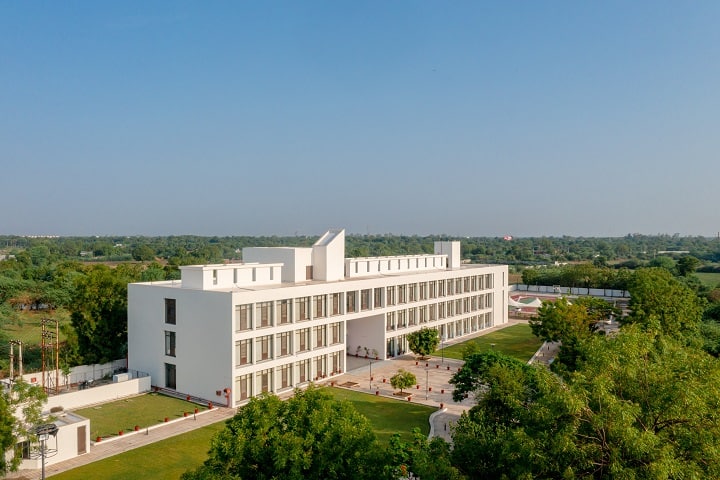 Adani Institute of Digital Technology Management, Gandhinagar campus photo 4