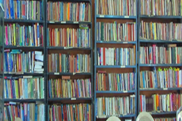 AR Burla Mahila Varishtha Mahavidyalaya, Solapur campus photo 4