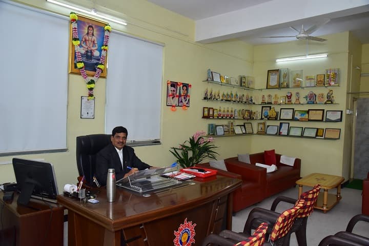 AR Burla Mahila Varishtha Mahavidyalaya, Solapur campus photo 5