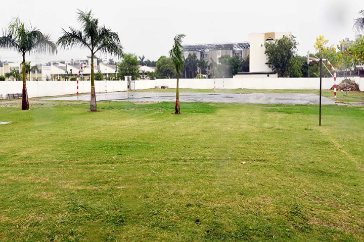 Lloyd Institute of Engineering and Technology, Greater Noida campus photo 4