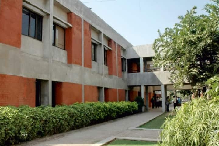 Chimanbhai Patel Institute of Management and Research, Ahmedabad campus photo 2