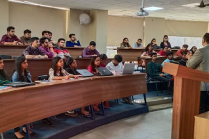 School of Law, Manav Rachna University, Faridabad campus photo 2