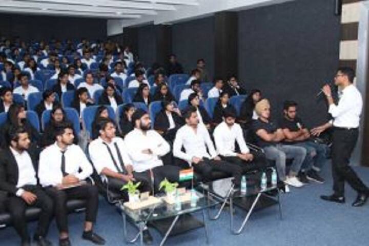 School of Law, Manav Rachna University, Faridabad campus photo 3