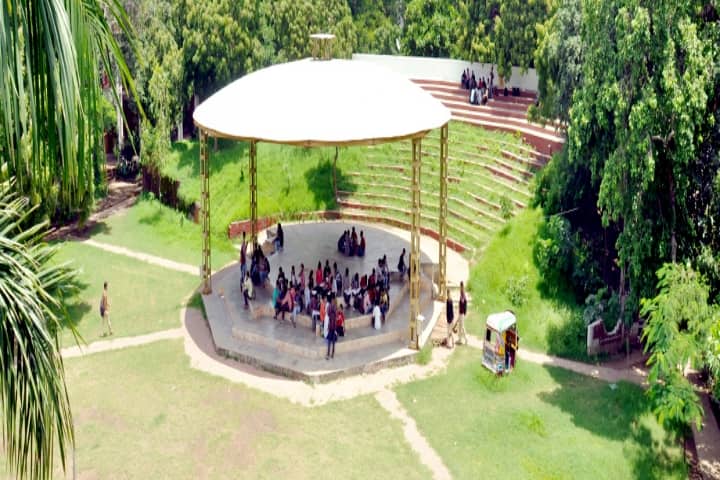 SCET Surat campus photo 2