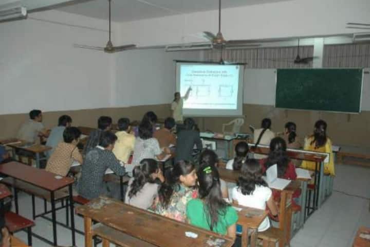 SCET Surat campus photo 4