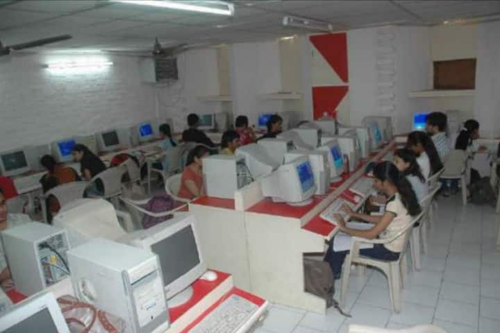 SCET Surat campus photo 6