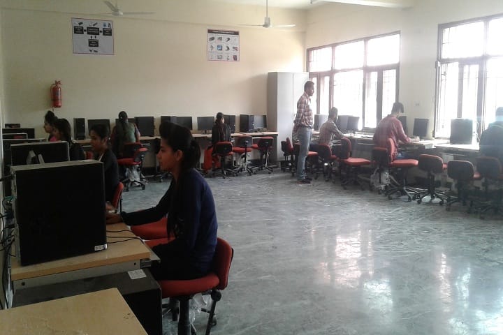Guru Nanak Dev University College, Pathankot campus photo 4