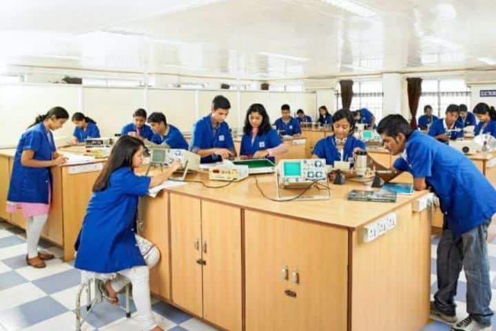 SRM Ramapuram campus photo 4