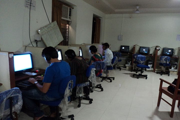 Shri PHG Municipal Arts and Science College, Gandhinagar campus photo 2