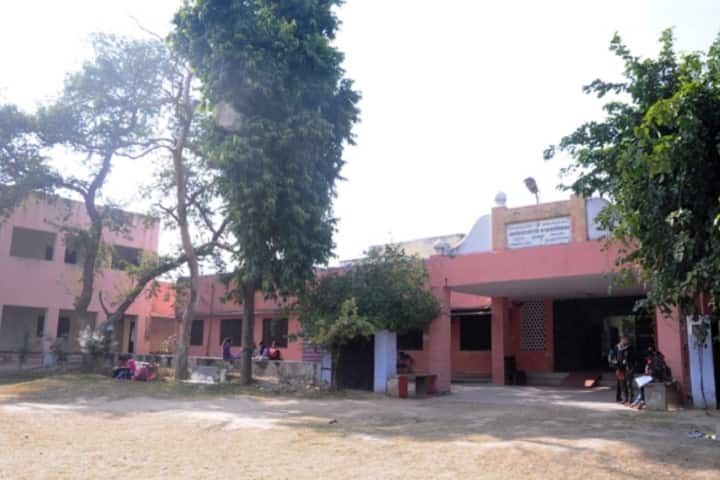 Rameshwari Devi Girls College, Bharatpur campus photo 3