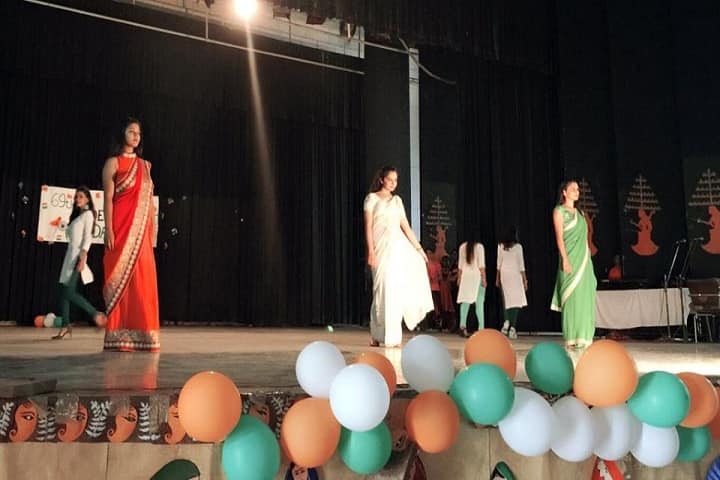Vivekananda College, Delhi campus photo 6