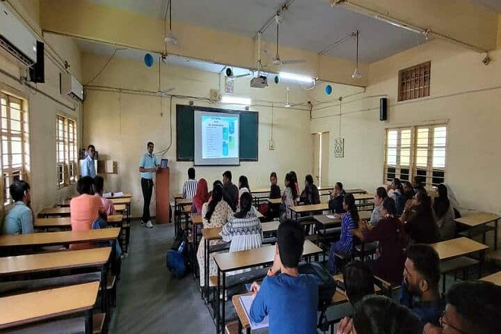 Smt TJ Patel English Medium Commerce College, Nadiad campus photo 3