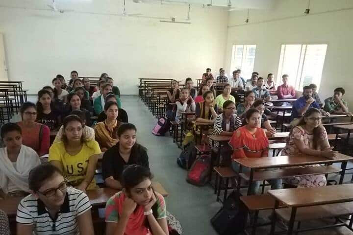 Smt TJ Patel English Medium Commerce College, Nadiad campus photo 4