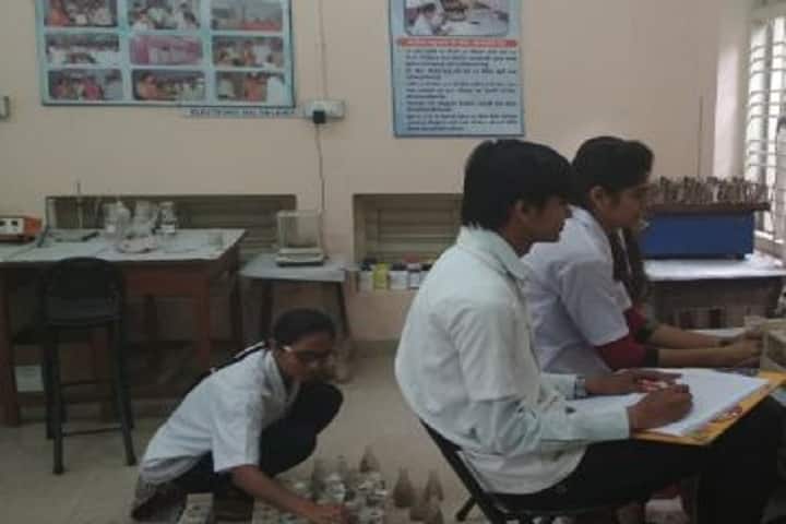 H and HB Kotak Institute of Science, Rajkot campus photo 3