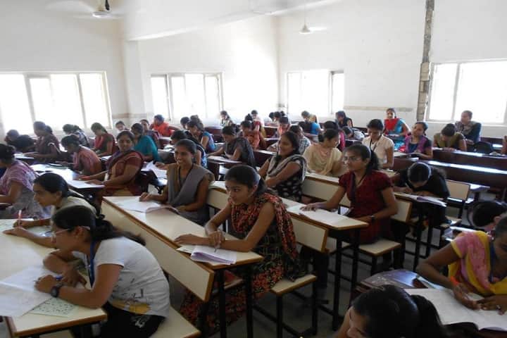 Matrushree Monghima Mahila Arts and Commerce College, Junagadh campus photo 4