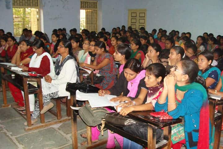 Navyug Arts College, Surat campus photo 4