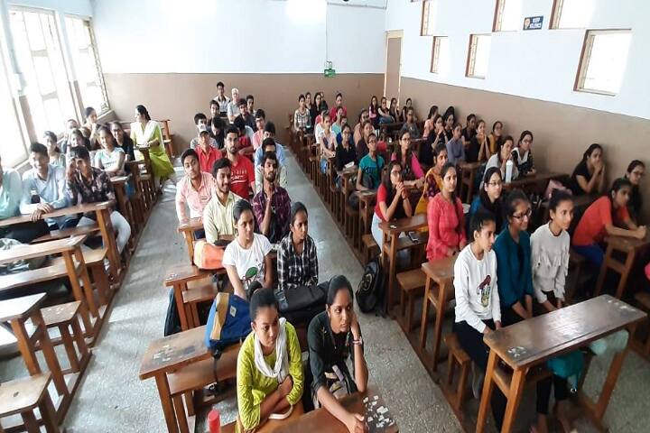 SPB English Medium College of Commerce, Surat campus photo 5