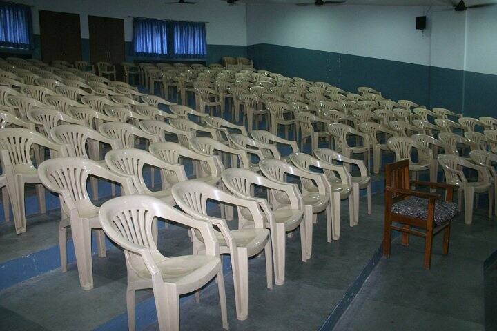 Shree JD Gabani Commerce and Shree Swami Atmanand Saraswati College of Management, Surat campus photo 2