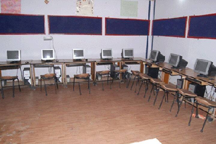 Nawab Azmat Ali Khan Girls Degree College, Muzaffarnagar campus photo 3