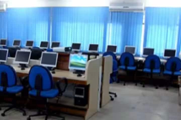 Mahalakshmi College For Girls, Ghaziabad campus photo 3