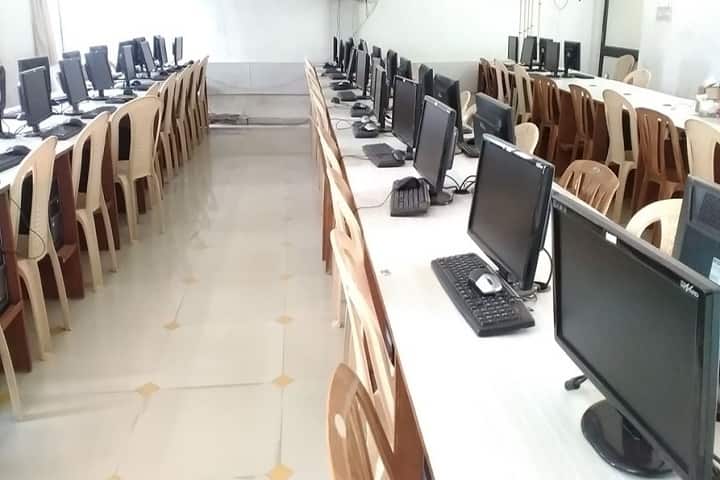 LJ Institute of Pharmacy, Ahmedabad campus photo 5