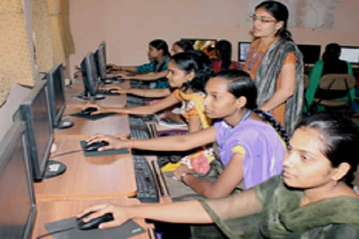 Shah NH Commerce College, Valsad campus photo 3