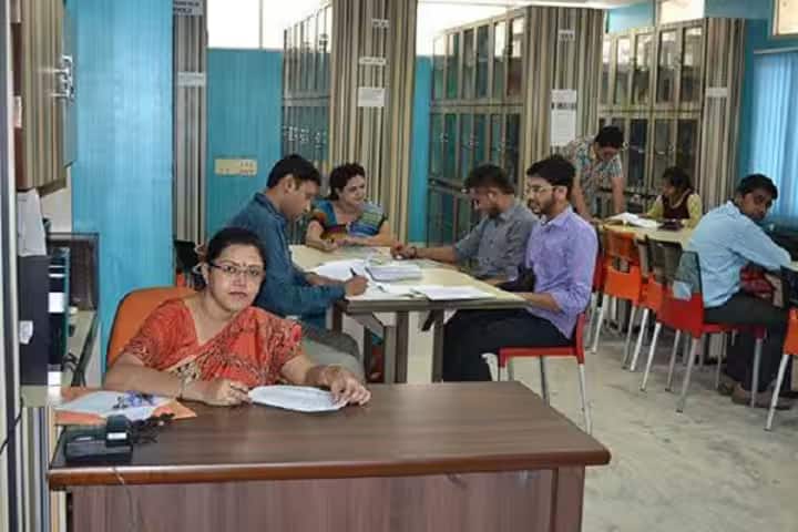 The Calcutta Anglo Gujarati College, Kolkata campus photo 3