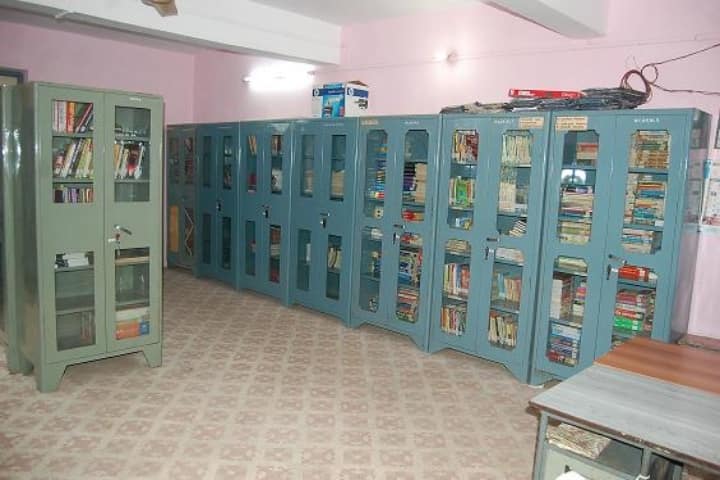Women's College of Arts Commerce and Computer Application, Yawal campus photo 2
