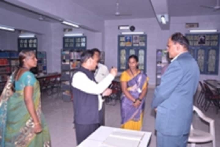 Hindu College, Guntur campus photo 2