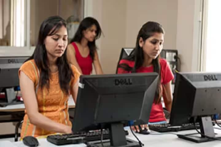 SDPS Women's College, Indore campus photo 6