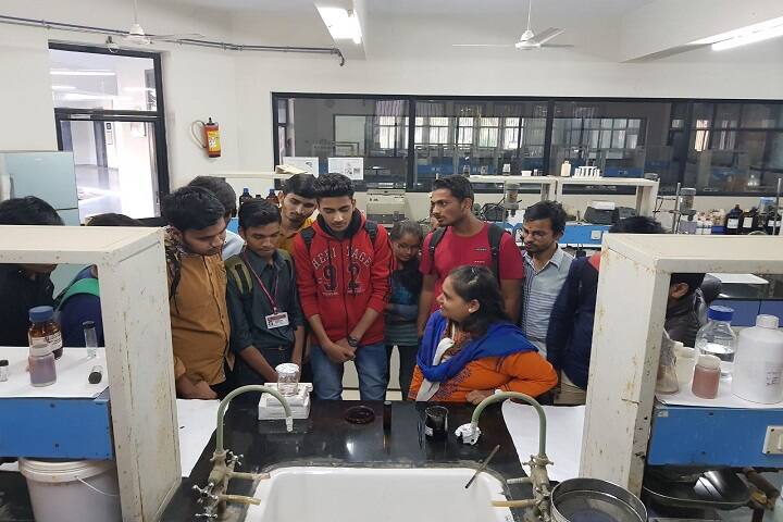 KK Shah Jarodwala Maninagar Science College, Maninagar campus photo 2