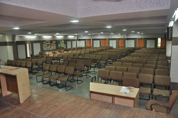 Sir KP College of Commerce, Surat campus photo 6